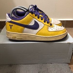 Size 6Y Nike Air Force 1